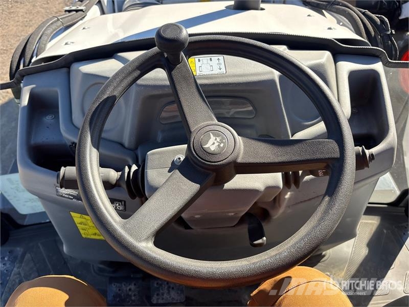 Bobcat B760 バックホーローダー