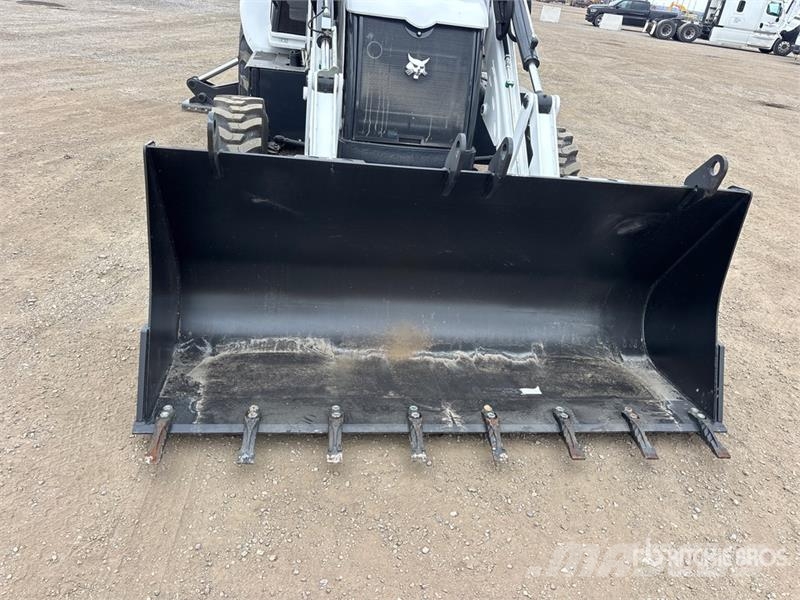 Bobcat B760 لوادر ذات جرافات عكسية