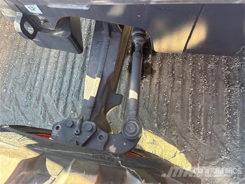 Bobcat B760 バックホーローダー