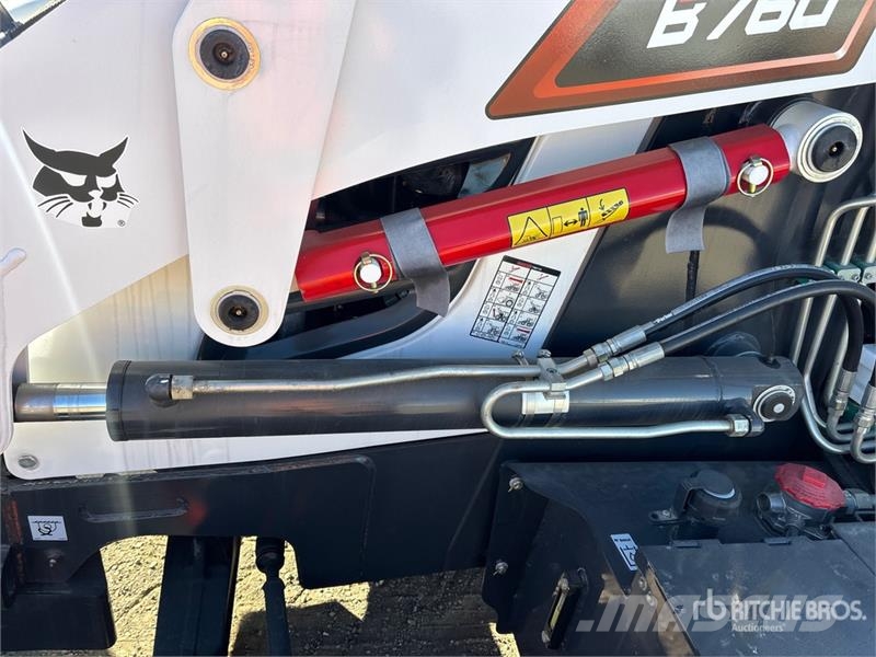 Bobcat B760 バックホーローダー
