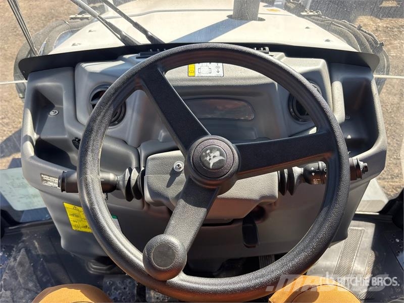 Bobcat B760 バックホーローダー