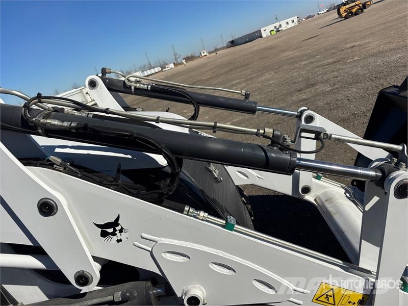 Bobcat B760 バックホーローダー
