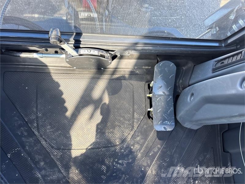 Bobcat B760 バックホーローダー
