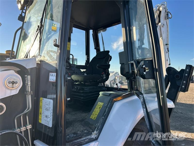Bobcat B760 لوادر ذات جرافات عكسية