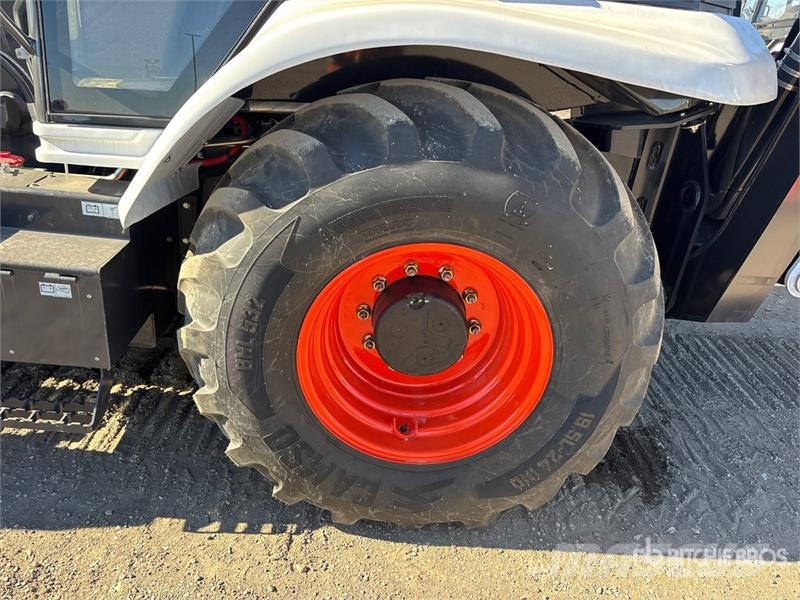 Bobcat B760 バックホーローダー