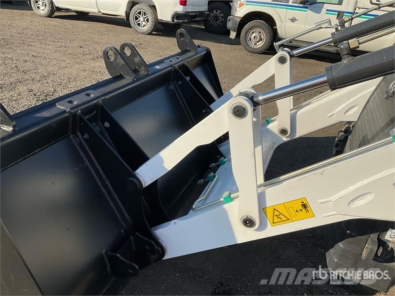 Bobcat B760 لوادر ذات جرافات عكسية