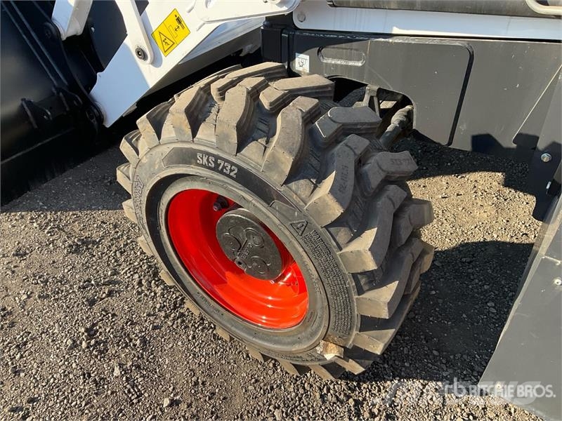 Bobcat B760 لوادر ذات جرافات عكسية