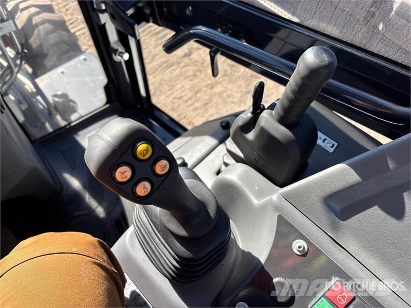 Bobcat B760 バックホーローダー