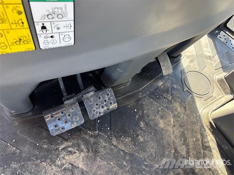 Bobcat B760 バックホーローダー