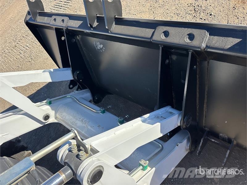 Bobcat B760 バックホーローダー