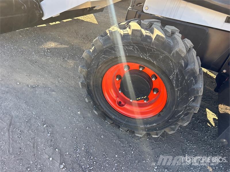 Bobcat B760 バックホーローダー