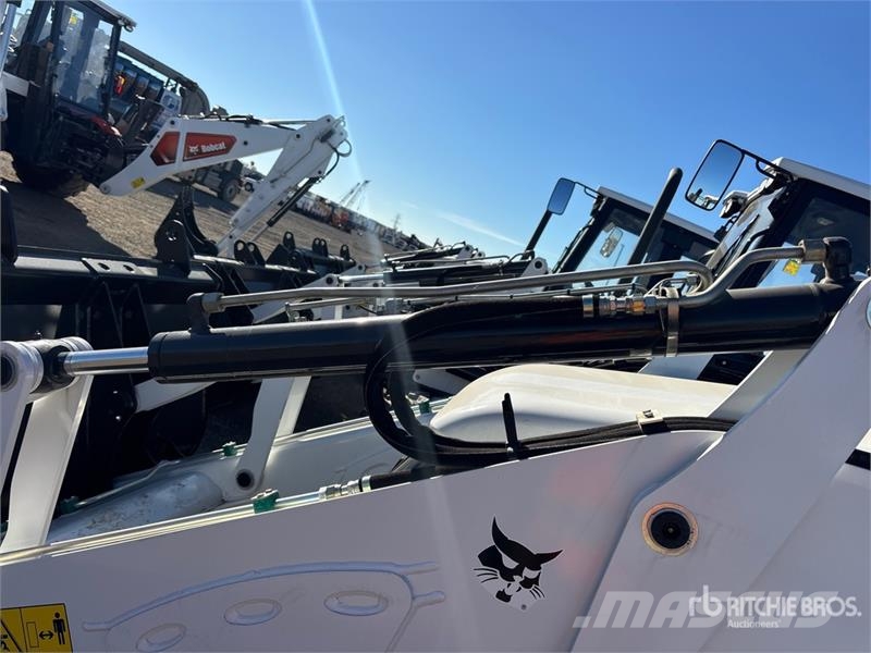 Bobcat B760 バックホーローダー