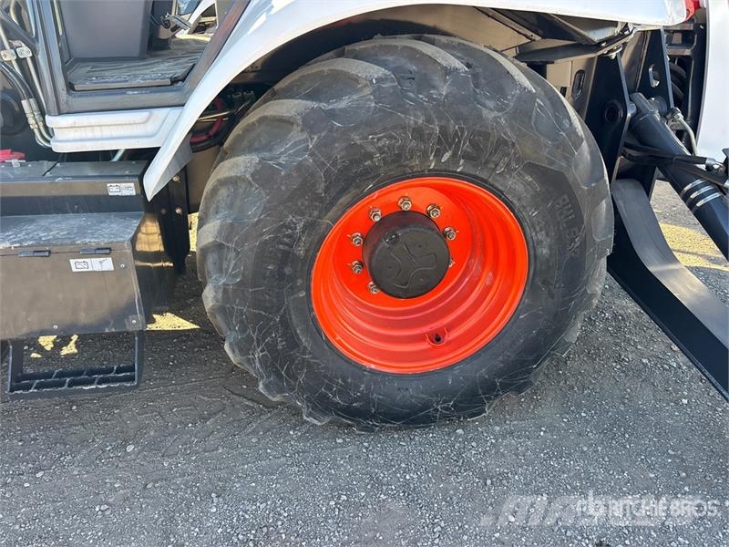 Bobcat B760 バックホーローダー