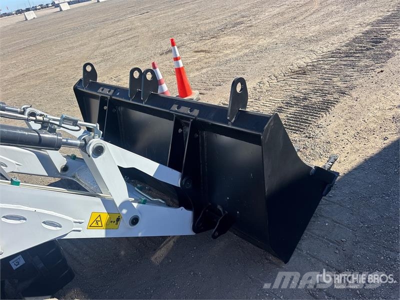 Bobcat B760 バックホーローダー