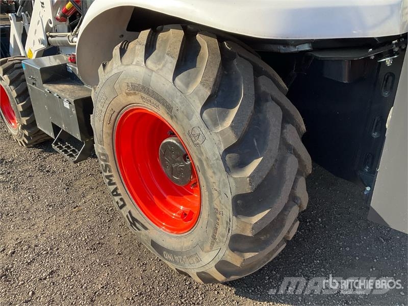 Bobcat B760 لوادر ذات جرافات عكسية