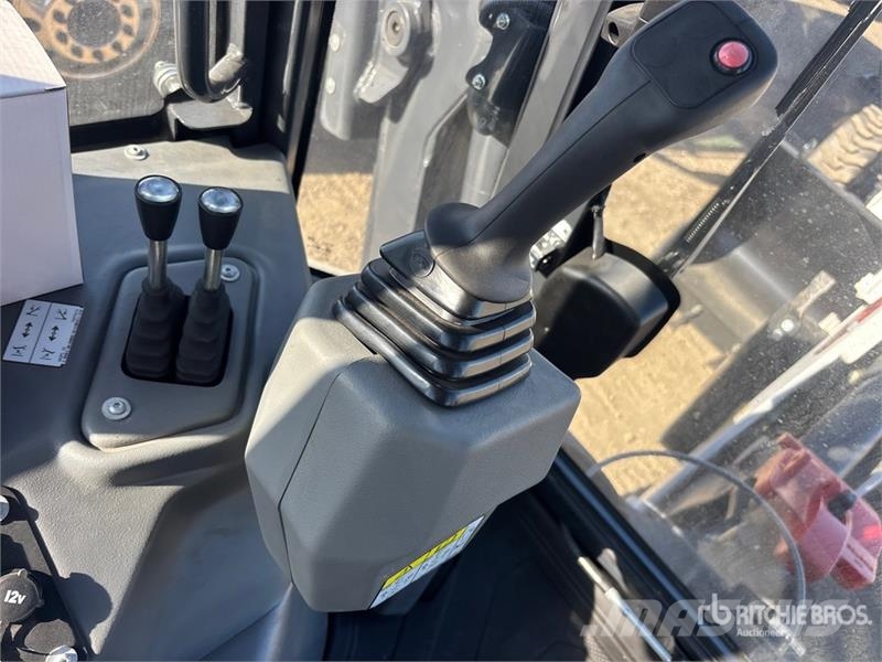 Bobcat B760 バックホーローダー