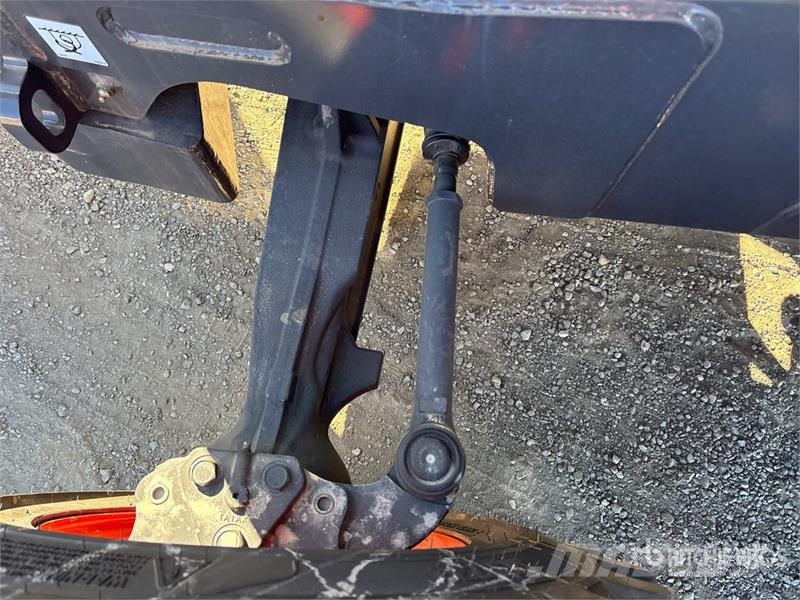 Bobcat B760 バックホーローダー