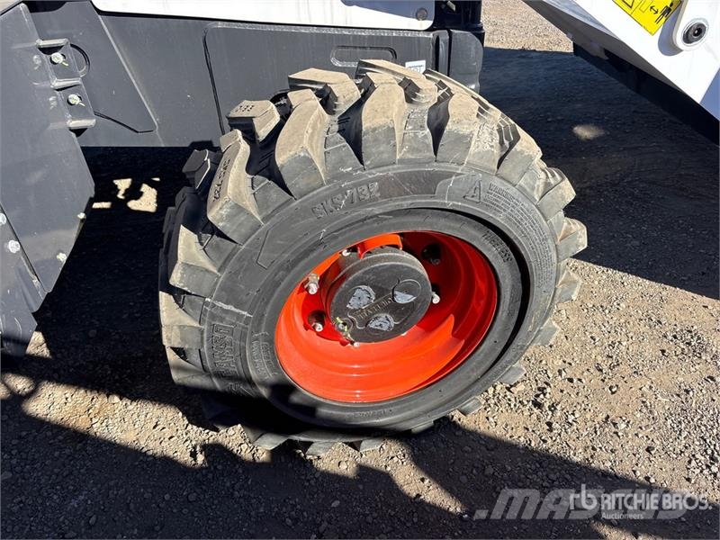 Bobcat B760 バックホーローダー