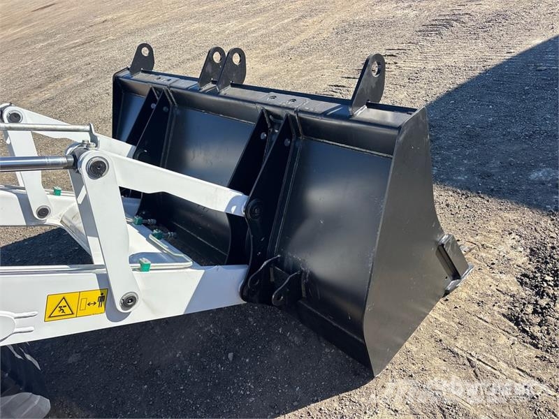 Bobcat B760 バックホーローダー
