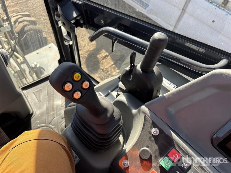 Bobcat B760 バックホーローダー