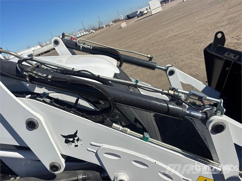 Bobcat B760 バックホーローダー