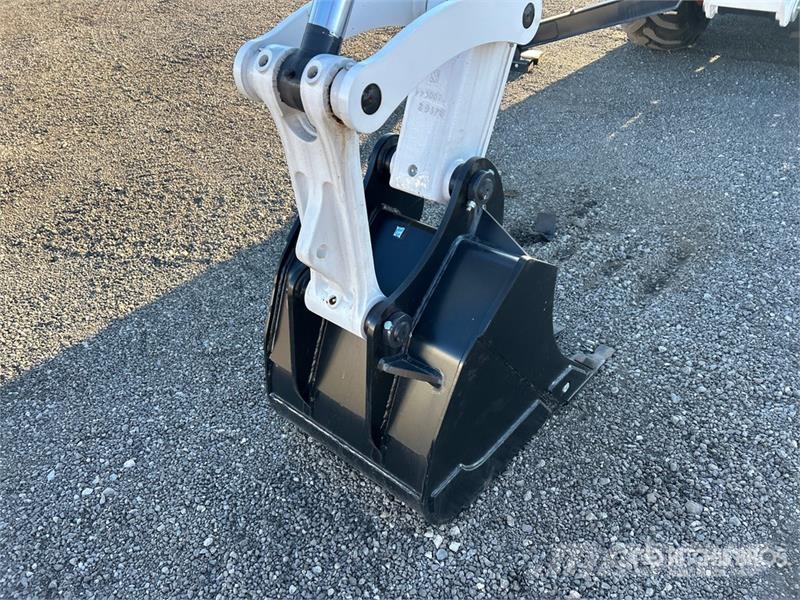 Bobcat B760 لوادر ذات جرافات عكسية