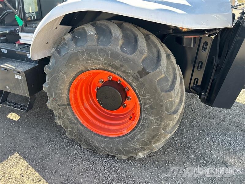 Bobcat B760 Tractopelle