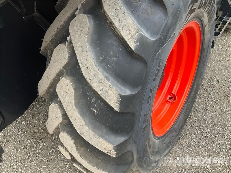 Bobcat B760 لوادر ذات جرافات عكسية