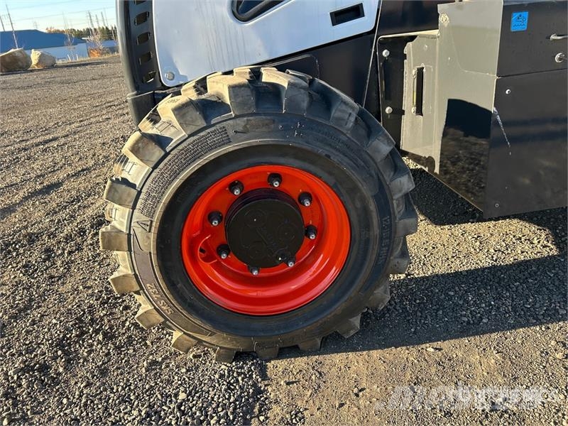 Bobcat B760 لوادر ذات جرافات عكسية