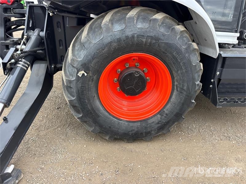 Bobcat B760 لوادر ذات جرافات عكسية