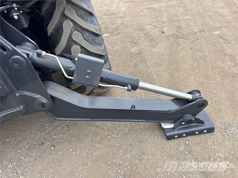 Bobcat B760 لوادر ذات جرافات عكسية