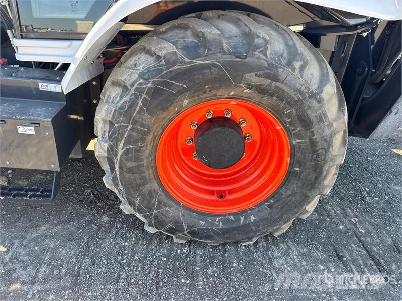 Bobcat B760 バックホーローダー