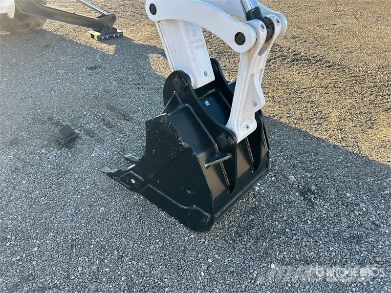 Bobcat B760 لوادر ذات جرافات عكسية