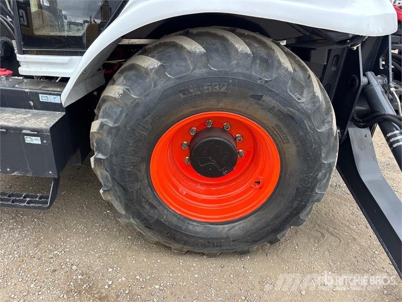 Bobcat B760 لوادر ذات جرافات عكسية