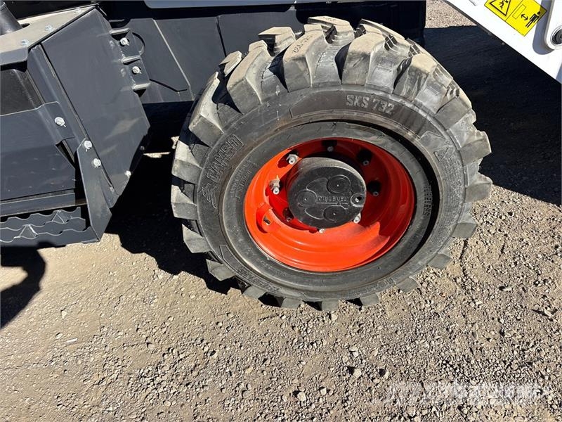 Bobcat B760 バックホーローダー