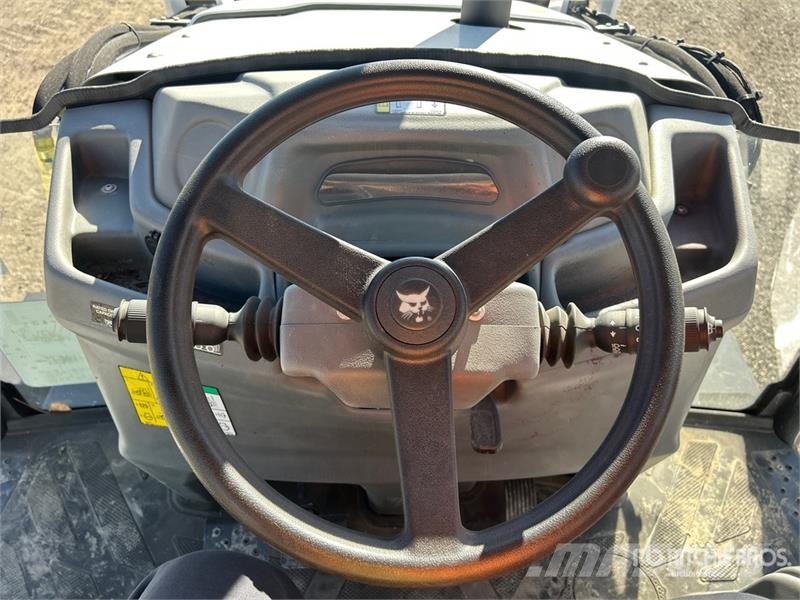 Bobcat B760 Tractopelle