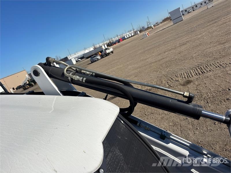 Bobcat B760 バックホーローダー