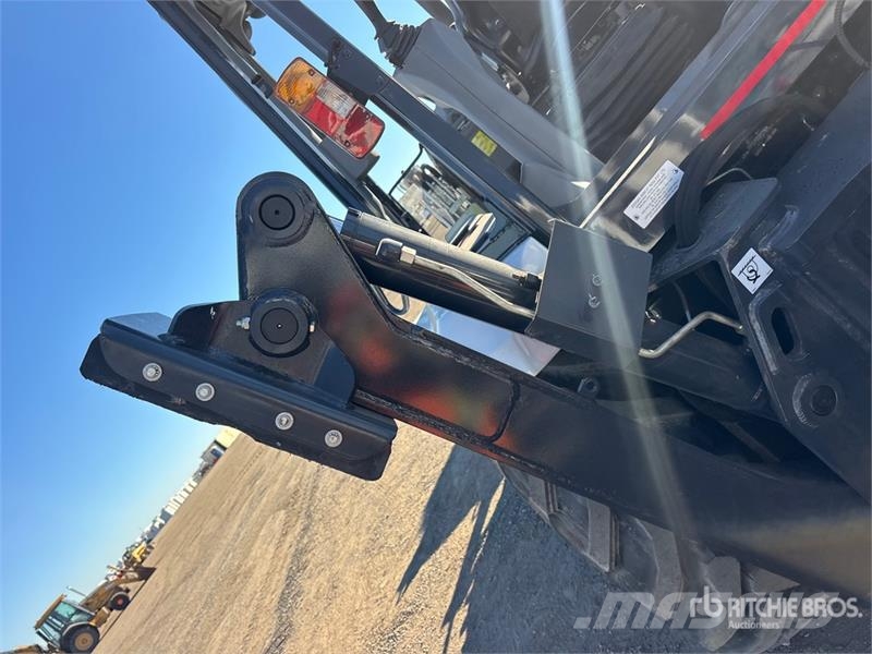 Bobcat B760 バックホーローダー