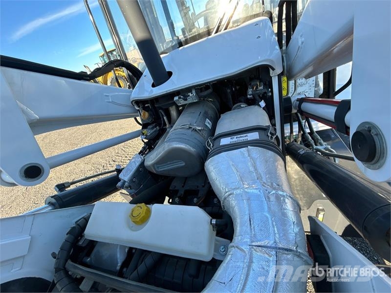 Bobcat B760 لوادر ذات جرافات عكسية