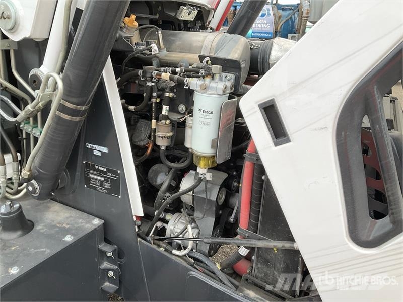 Bobcat B760 لوادر ذات جرافات عكسية