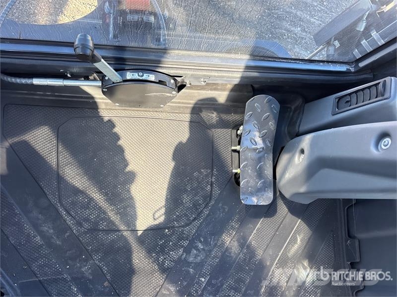 Bobcat B760 バックホーローダー