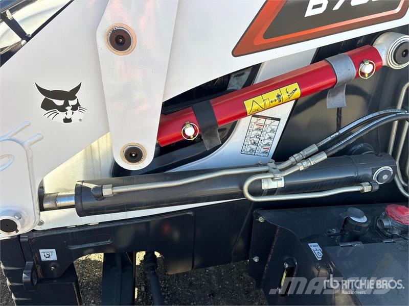 Bobcat B760 バックホーローダー