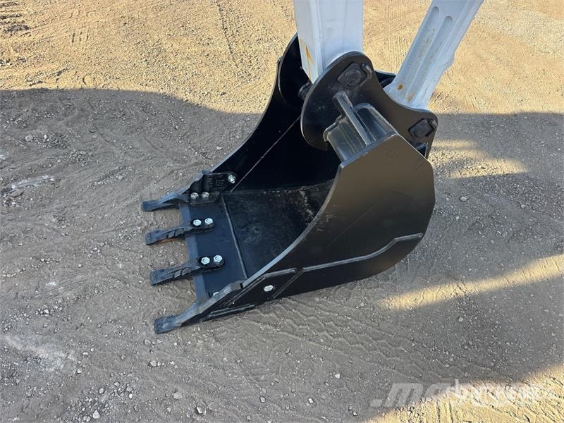 Bobcat B767 4x4 Backhoe Loader (Unused) Kotrórakodók