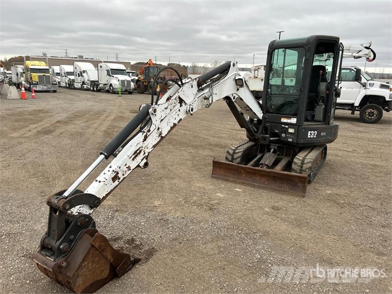 Bobcat E32 Mini excavators < 7t