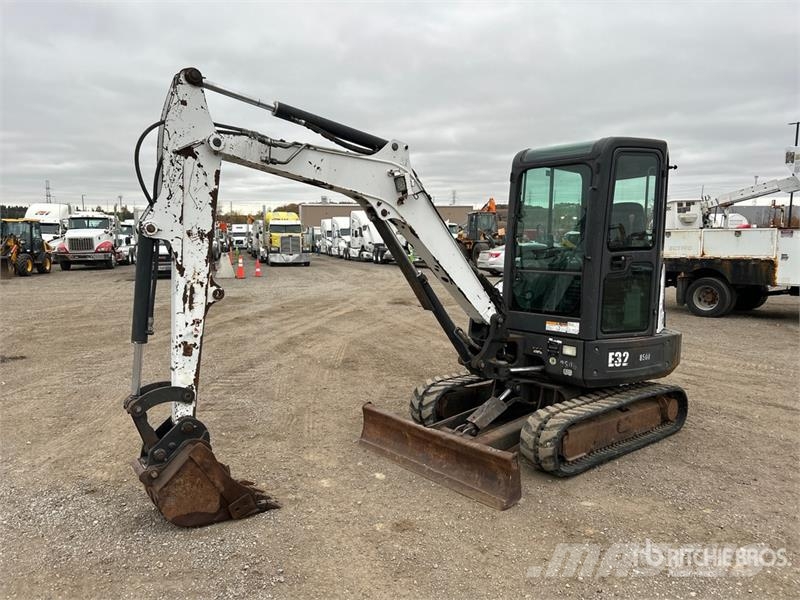 Bobcat E32 Mini excavators < 7t