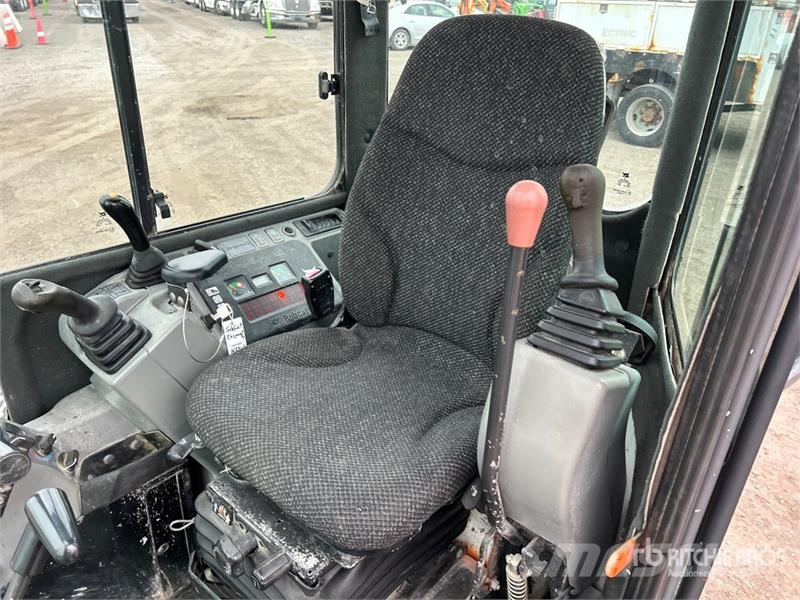 Bobcat E32 Mini excavators < 7t