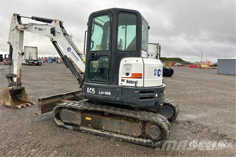 Bobcat E45 Mini bagri <7t