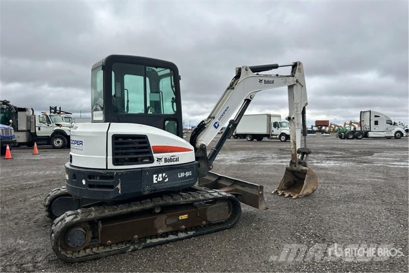 Bobcat E45 Mini bagri <7t