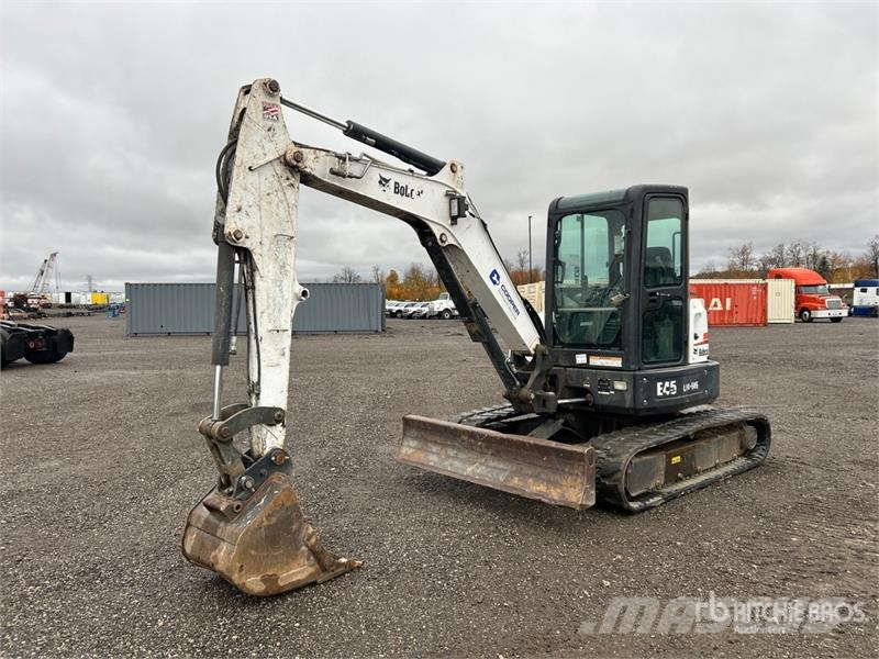Bobcat E45 Mini bagri <7t
