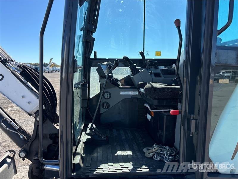 Bobcat E60 Mini Excavator Mini excavators < 7t